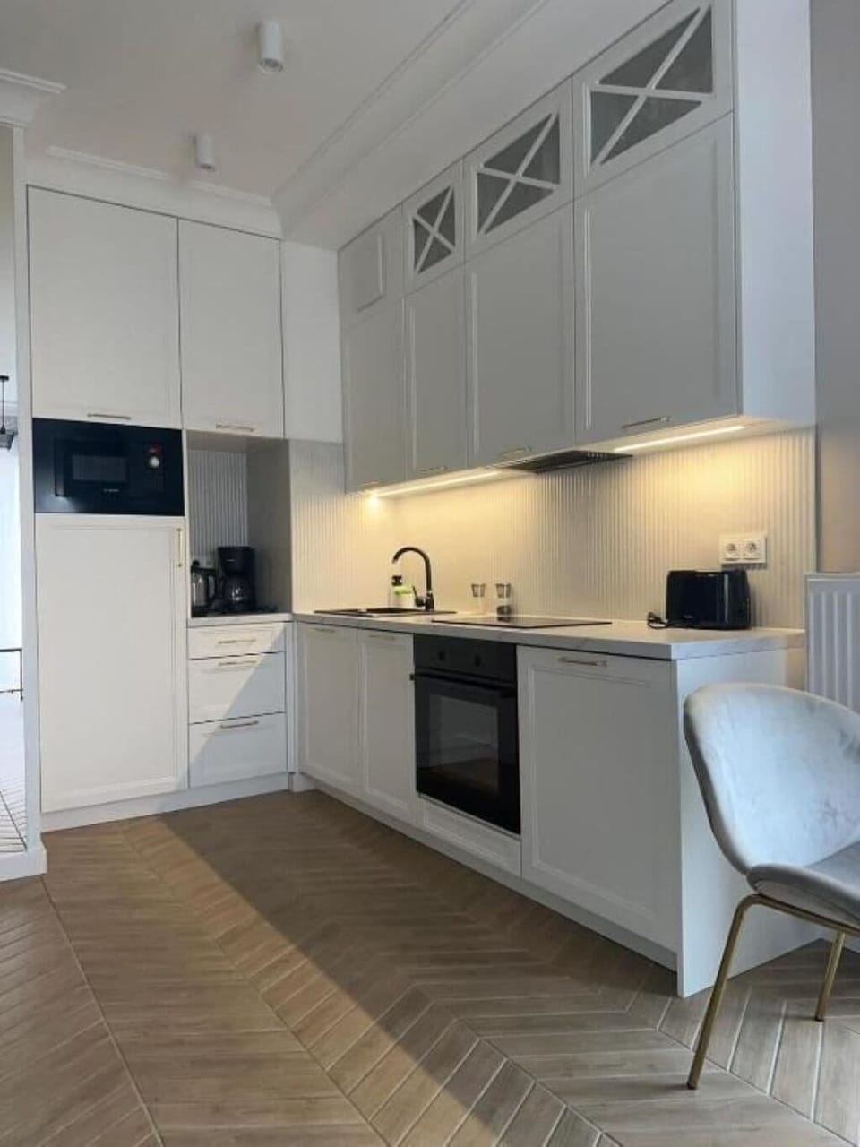 Deluxe Apartment | Private kitchen | Toaster oven