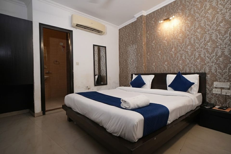 Classic Double Room, City View | Desk, WiFi (free)