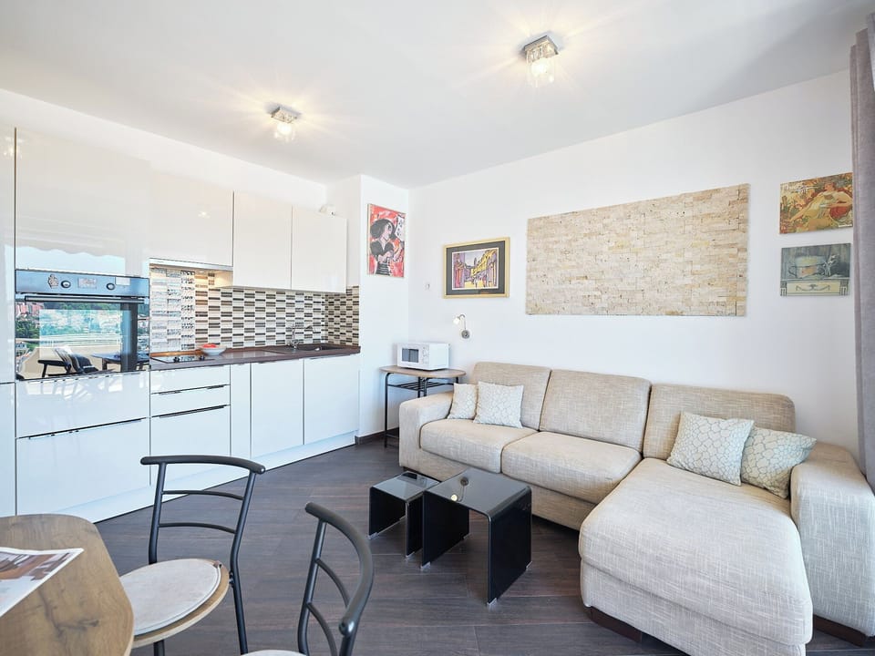 Apartment (2 Bedrooms) | Living area