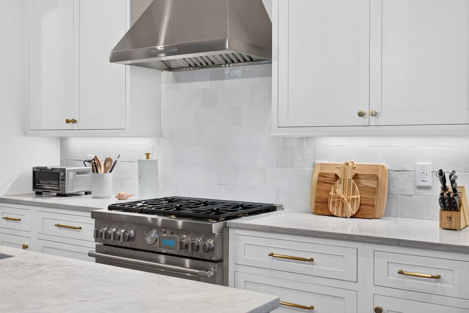 Kitchen | Tahanan Palms | 3 38th Ave | IOP Escapes