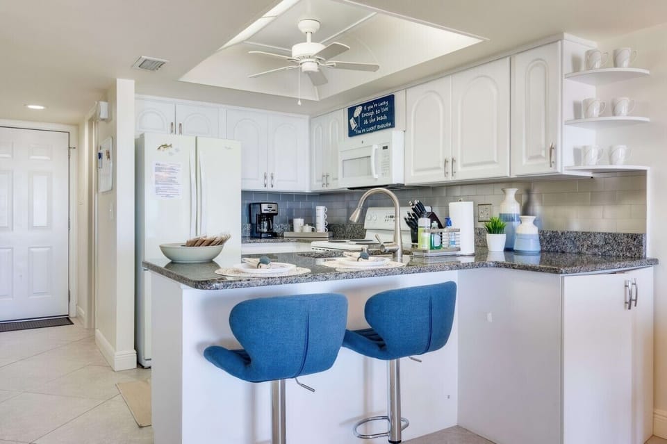 200_Beachfront water view condo_7
