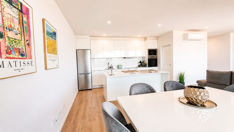 Apartment, Balcony, City View | Private kitchen | Full-size fridge, microwave, oven, stovetop