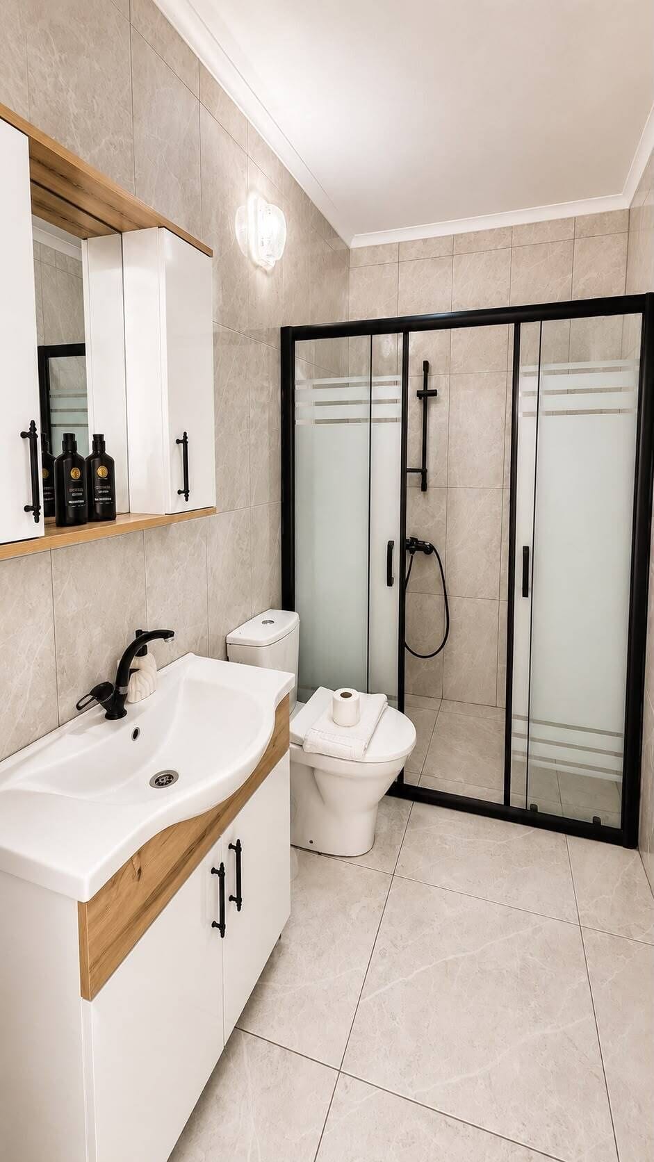 Classic Quadruple Room, Balcony, Sea View | Bathroom | Shower, hair dryer, towels, soap