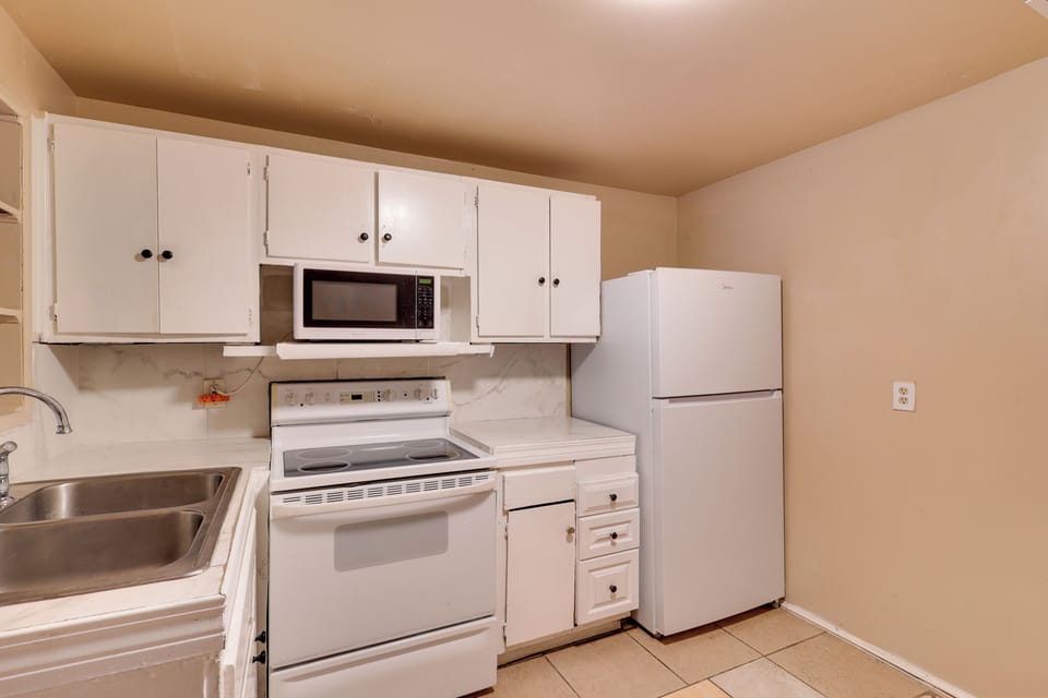 House (3 Bedrooms) | Interior
