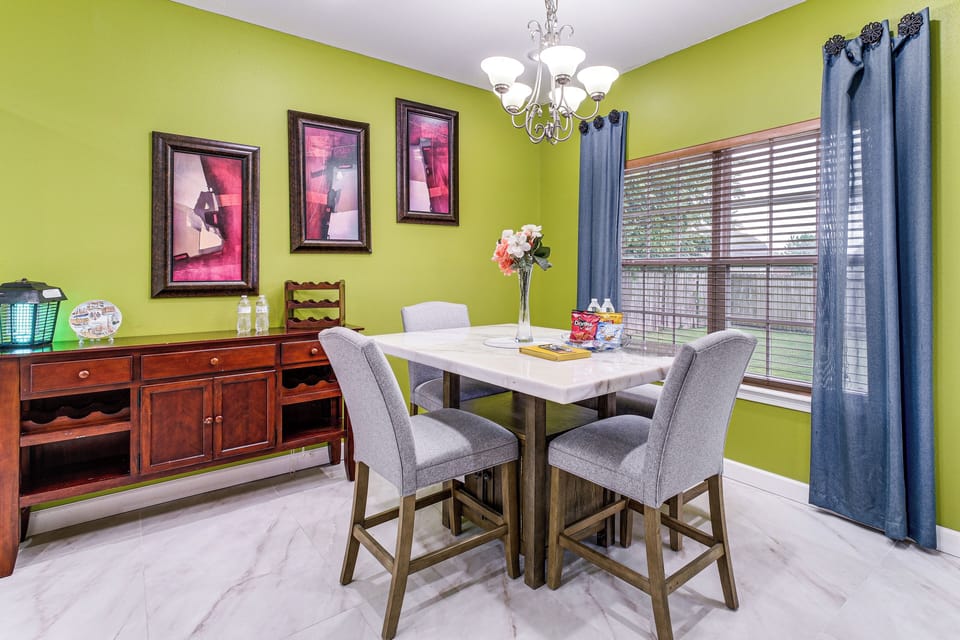 House (4 Bedrooms) | Interior