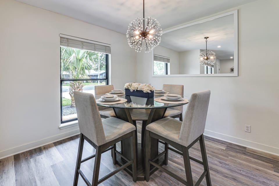 House (5 Bedrooms) | Interior