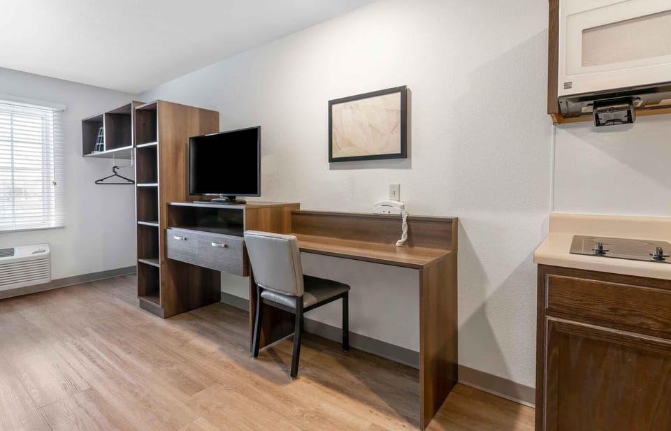 Standard Studio, Non Smoking, Refrigerator & Microwave | Desk, laptop workspace, WiFi (free), bed sheets
