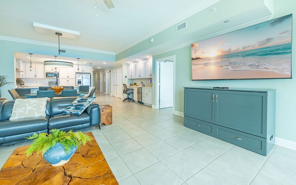 Condo, 3 Bedrooms | Living area