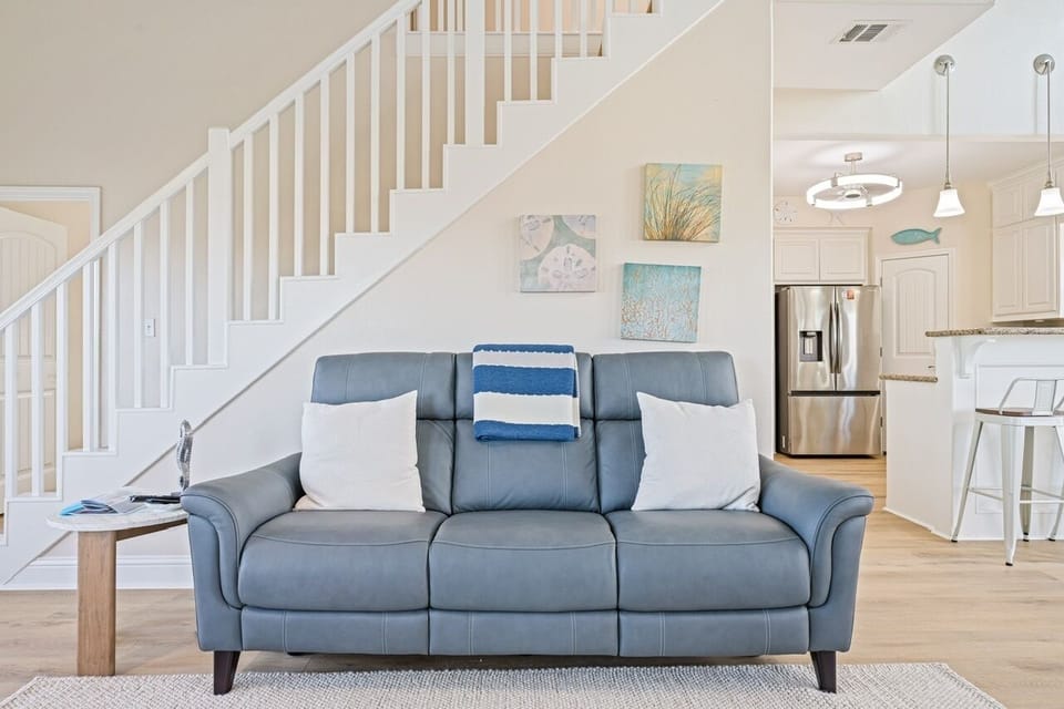 House, 3 Bedrooms | Living area | Smart TV