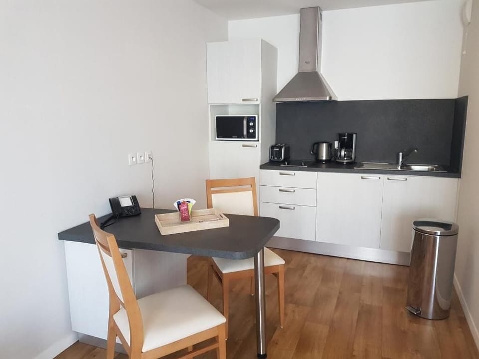 Standard Apartment, Balcony | Dining
