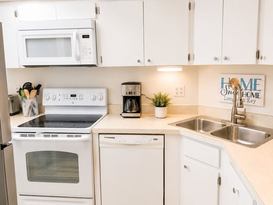 Seaplace M1-502 by FVC - Kitchen