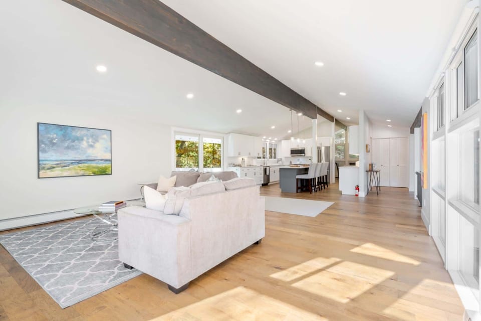 House, Multiple Beds, Garden View (Ocean Avenue Retreat) | Living area