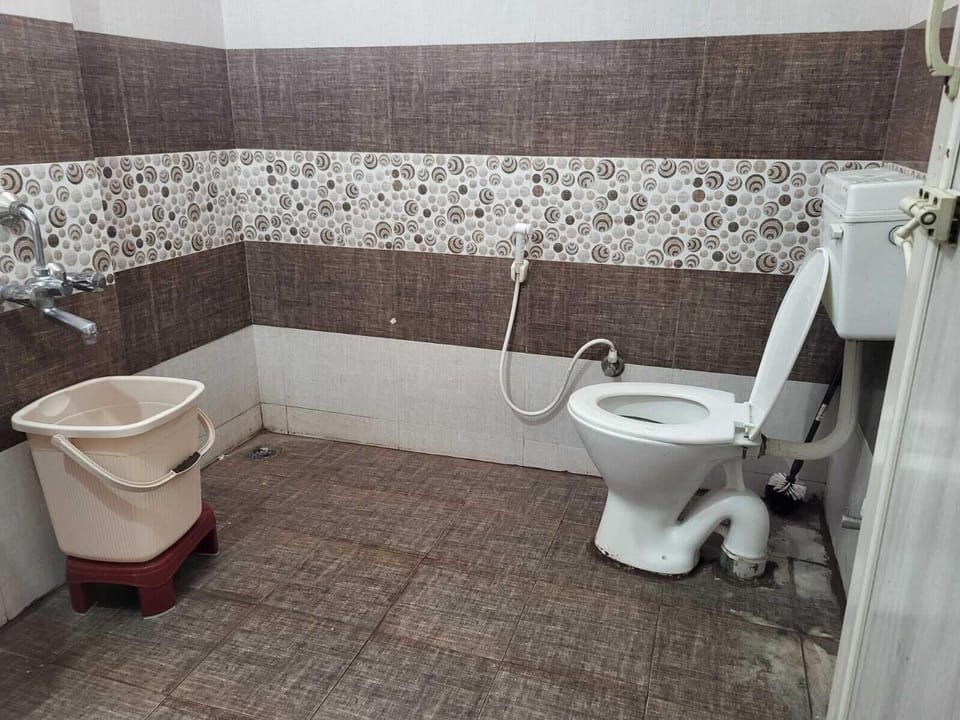 Family Quadruple Room | Bathroom | Bathrobes, towels, soap