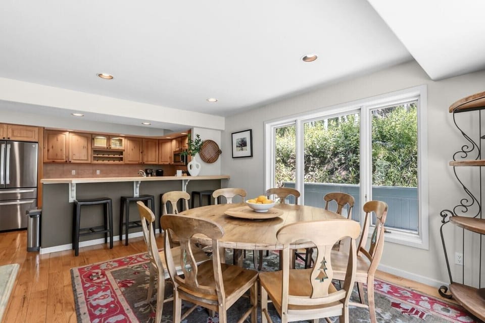 8 seater dining table + bar seating
