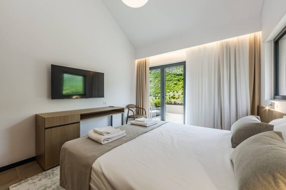 Bedroom with a double bed