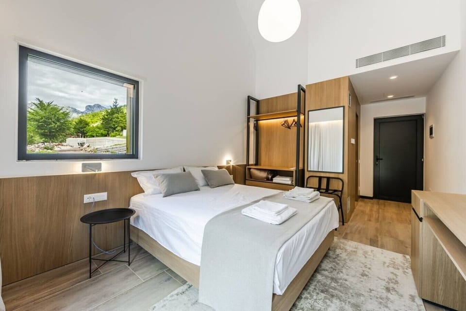 Bedroom with a double bed