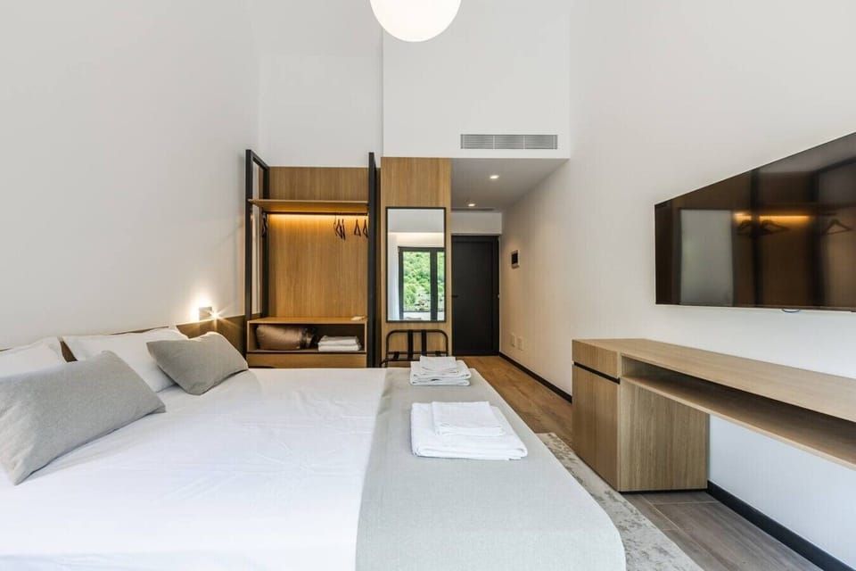 Bedroom with a double bed