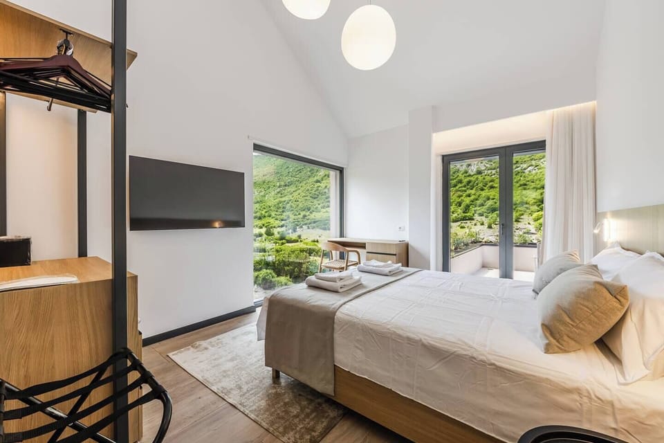 Bedroom with a double bed