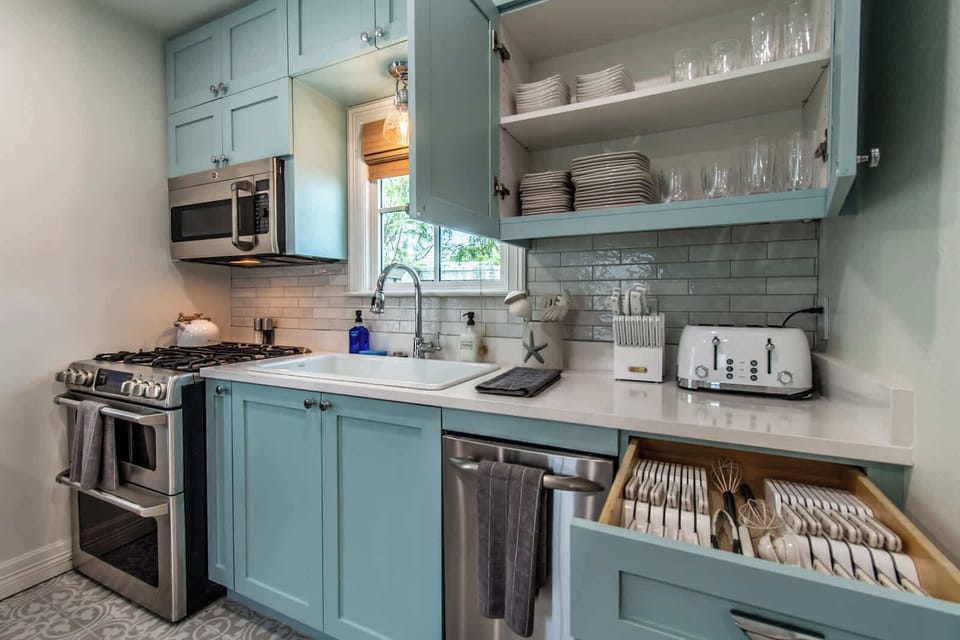 House, Multiple Beds (1213 Ocean Drive - Main House) | Private kitchen