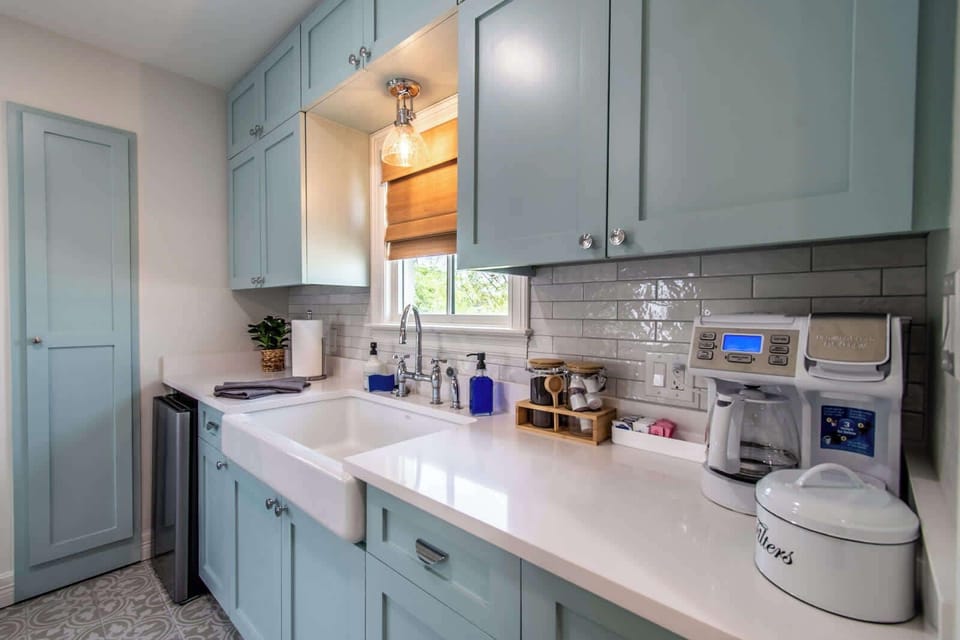 House, Multiple Beds (1213 Ocean Drive - Main House) | Private kitchen