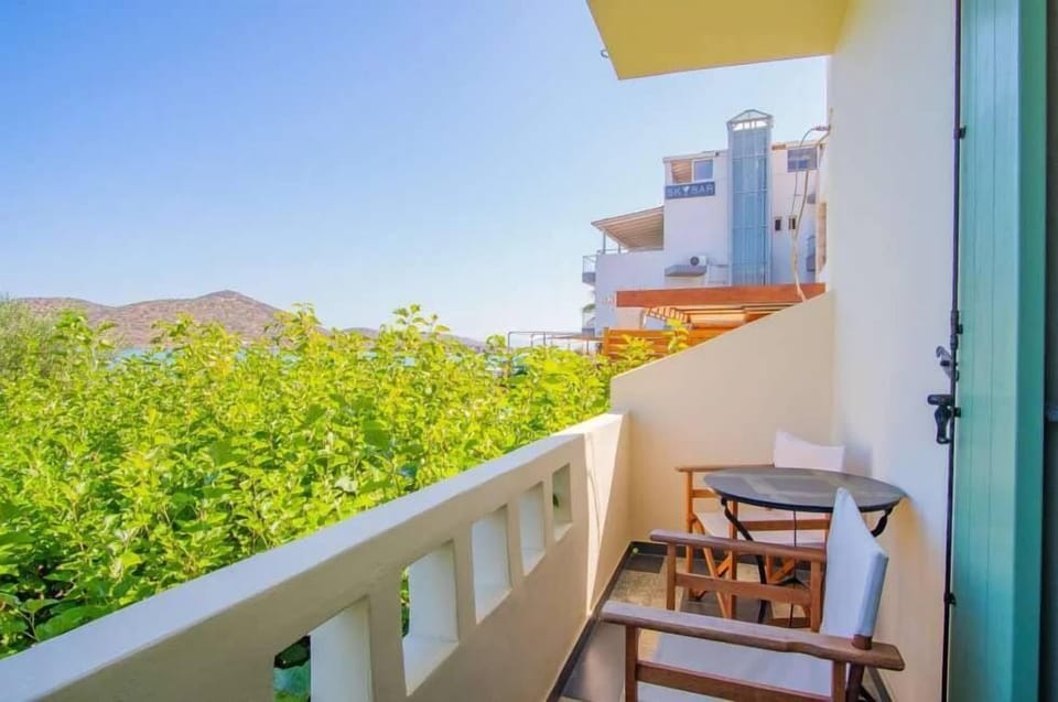 Hera private balcony