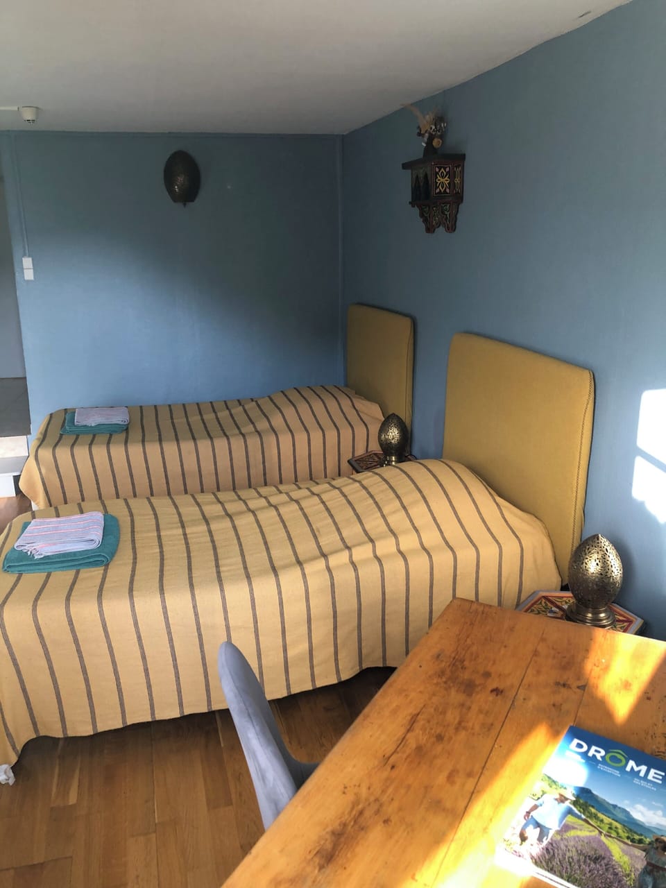 Classic Room, Mountain View | Blackout drapes, iron/ironing board (on request), WiFi (free)