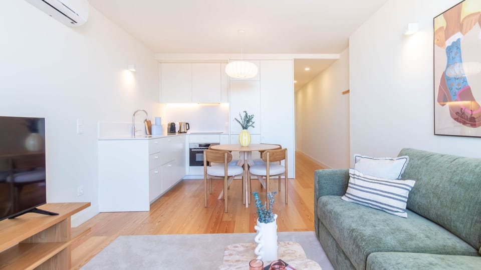 Open-plan living with modern comforts. #OpenPlanLiving #StylishStay