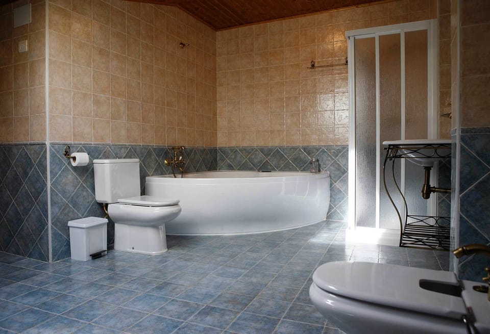 Free toiletries, hair dryer
