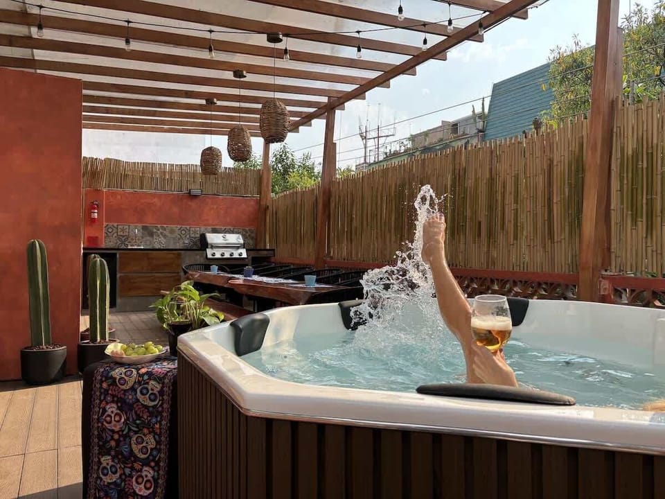 Outdoor spa tub