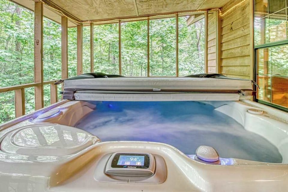 Indoor spa tub