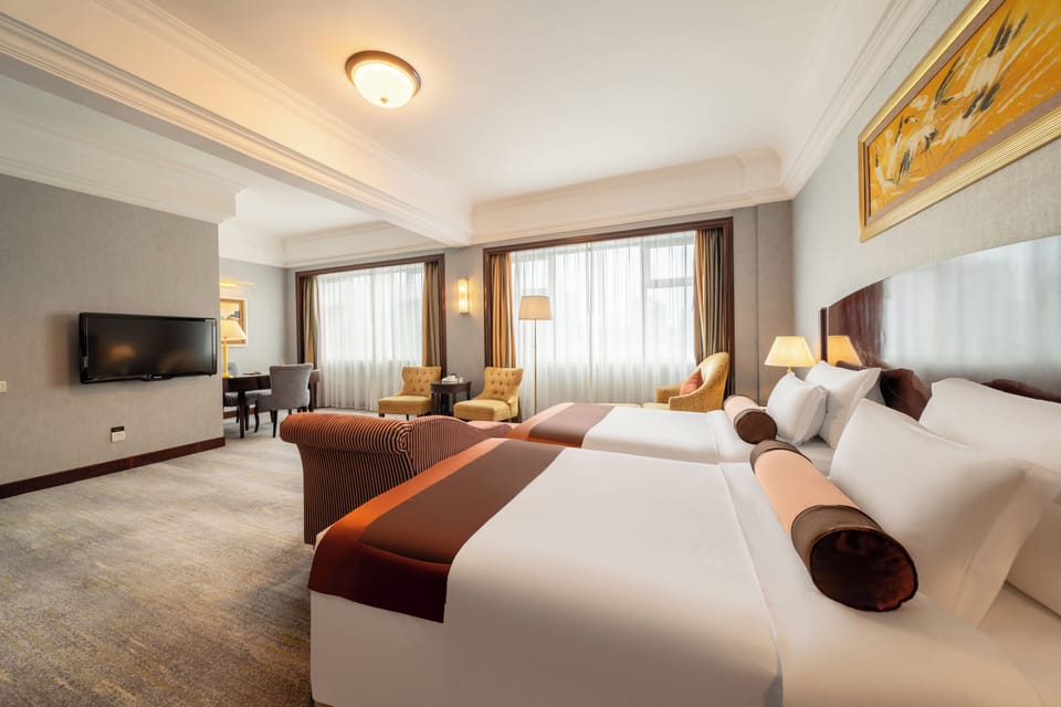 Executive twin bed Room | 1 bedroom, down comforters, minibar, in-room safe