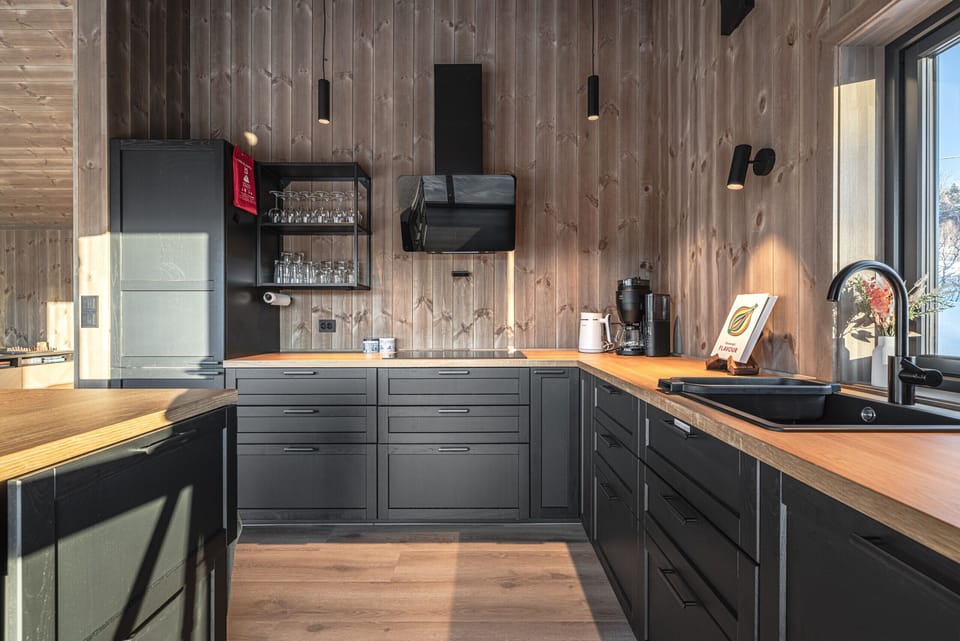 Fully equipped kitchen with all appliances