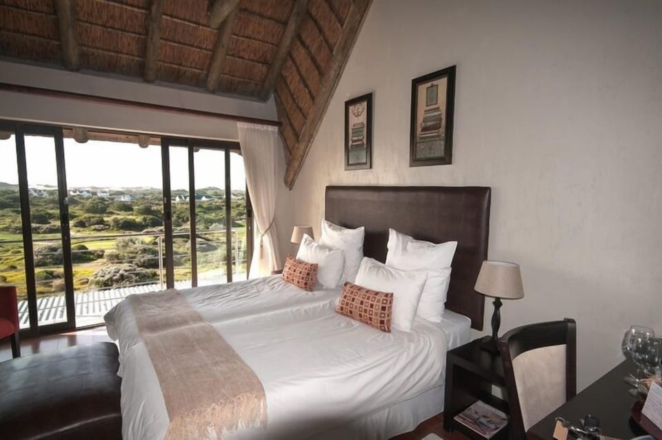 Comfort Double or Twin Room (Twin / Double Rooms ) | Premium bedding, in-room safe, desk, free WiFi