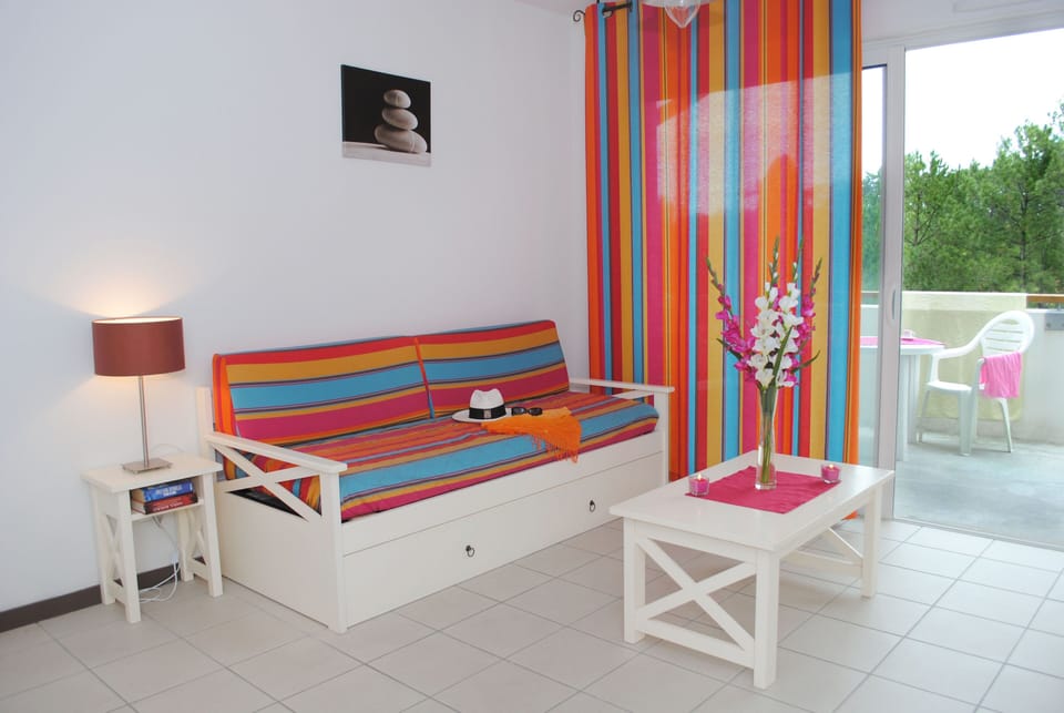 The twin bedroom is well suited to children or additional guests, keeping the group comfortably spread across two separate sleeping spaces.