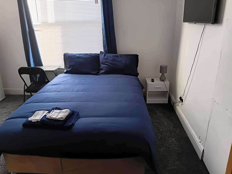 WiFi (free), bed sheets