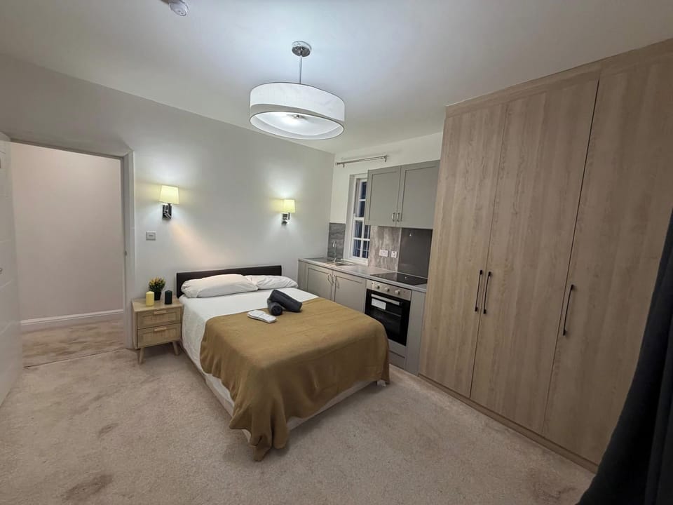 Iron/ironing board, WiFi (free), bed sheets
