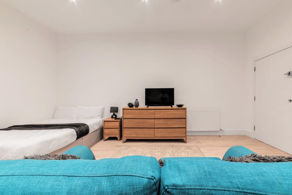 Sleeps 2 - Central - Studio - Wifi - Paid Parking Apartment in Maidstone