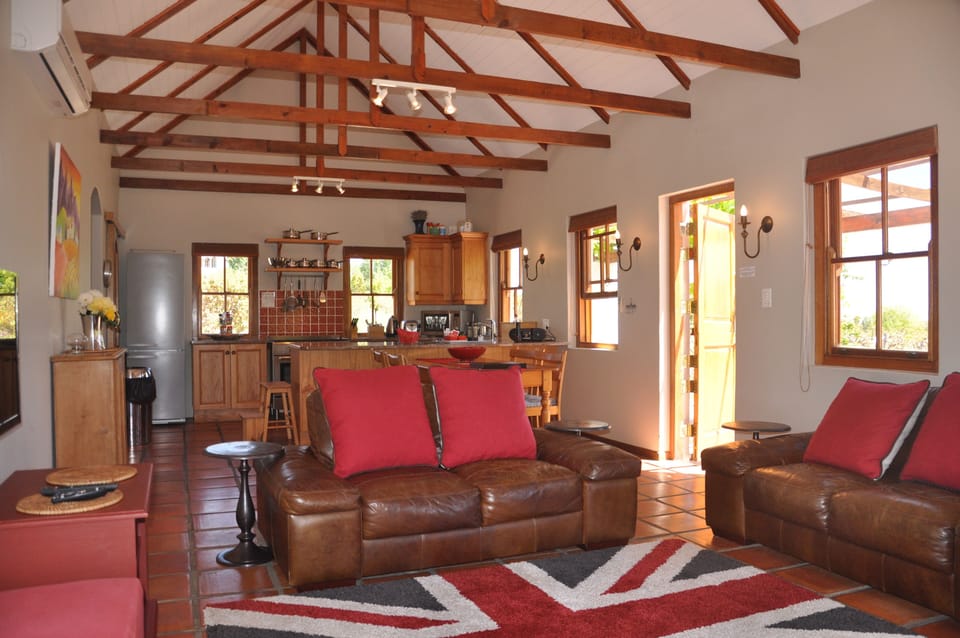 Family Cottage | Living area | Flat-screen TV