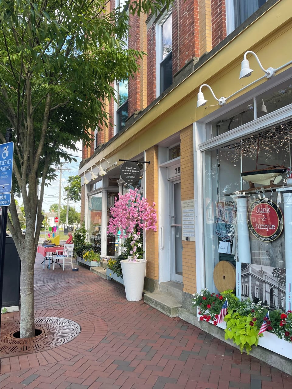 There are many shops to browse Downtown.