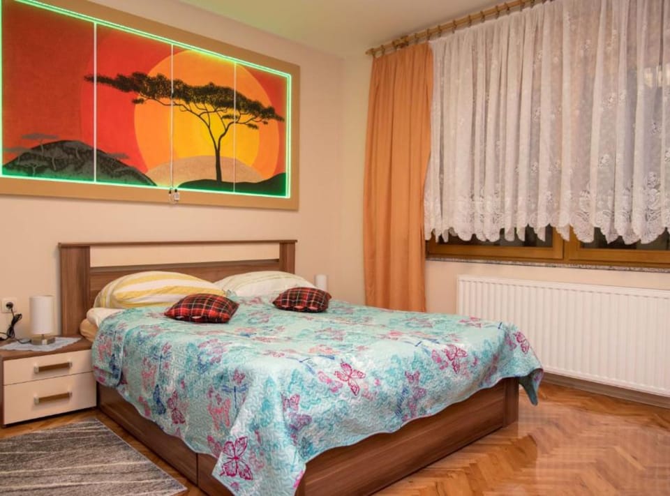 Twin Room (Twin Room With Shared Kitchen And Bat) | 3 bedrooms, WiFi (free)