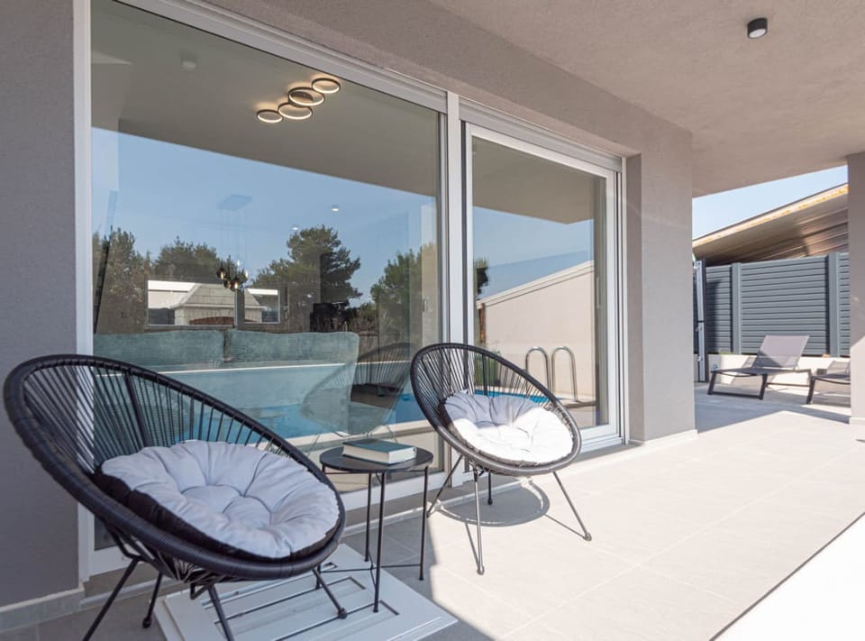 Villa (Three Bedroom Villa with Outdoor Swim) | Outdoor pool | Seasonal outdoor pool, sun loungers