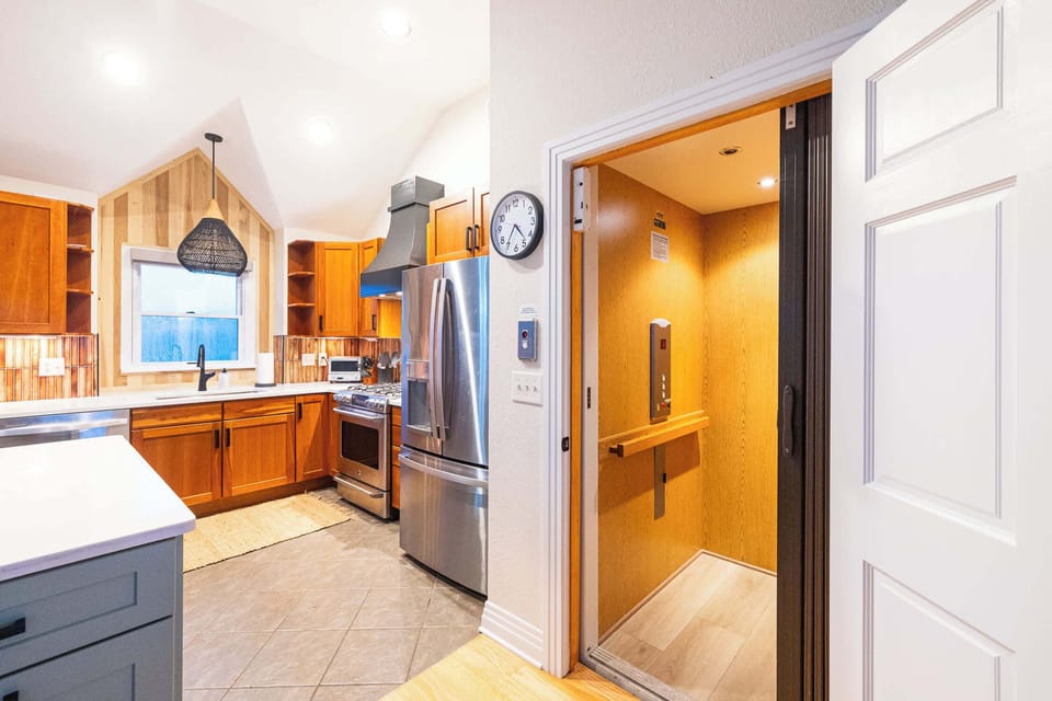 Fully Stocked Kitchen & Elevator