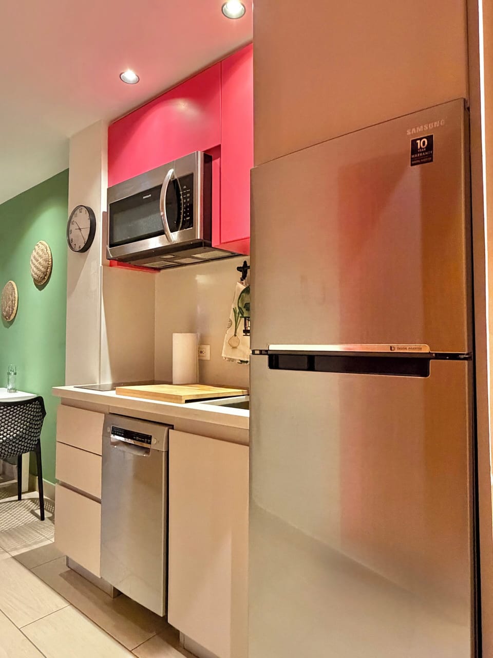 Coffee/tea maker, mini-fridge, microwave, stovetop