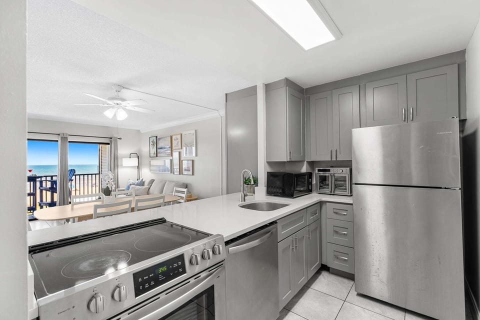 Fully equipped kitchen with everything you may need to make your favorite meals
