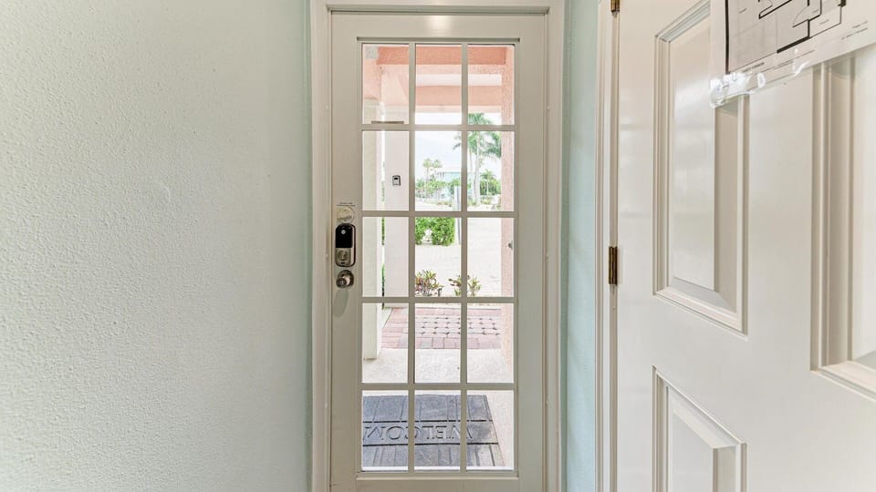 Main Level Keyless Entry/ Exit