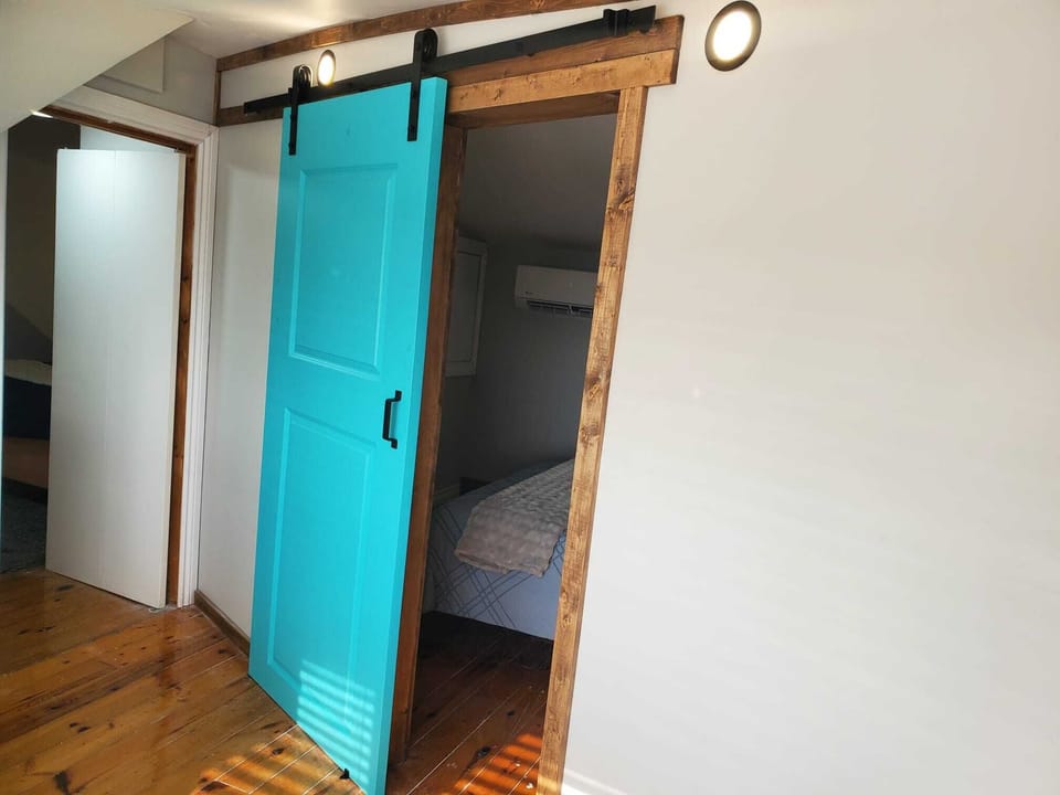 sliding barn door to 2nd bedroom