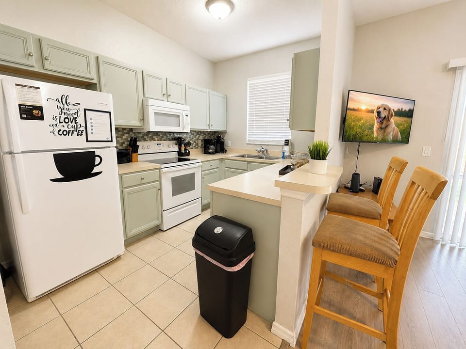 Fully equipped kitchen