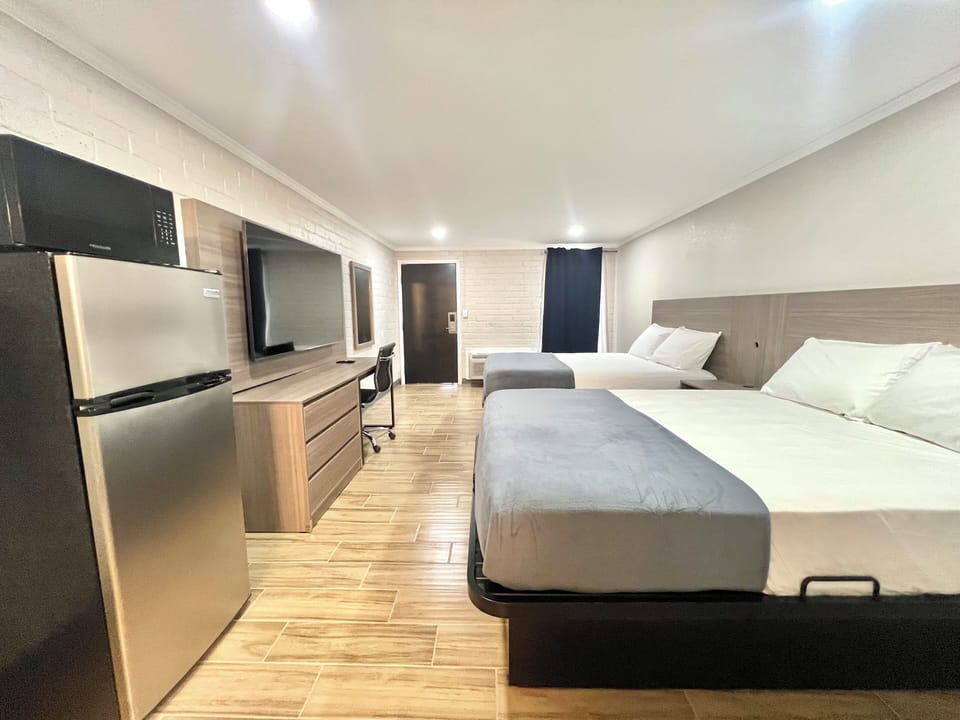 Deluxe Double Room | Desk, laptop workspace, WiFi (free)