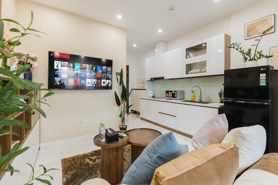 Standard Apartment, City View | Private kitchen | Fridge, microwave, oven, stovetop
