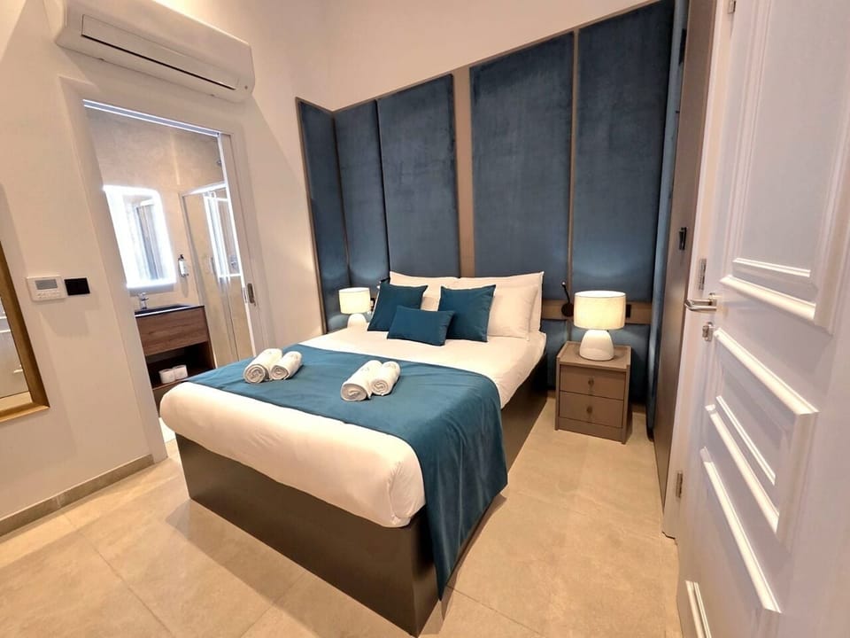 Economy Double Room (Suite 101) | Desk, laptop workspace, blackout drapes, iron/ironing board (on request)